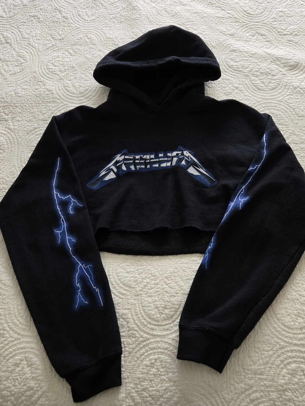 METALLICA SMALL RIDE THE LIGHTNING CROPPED HOODIE